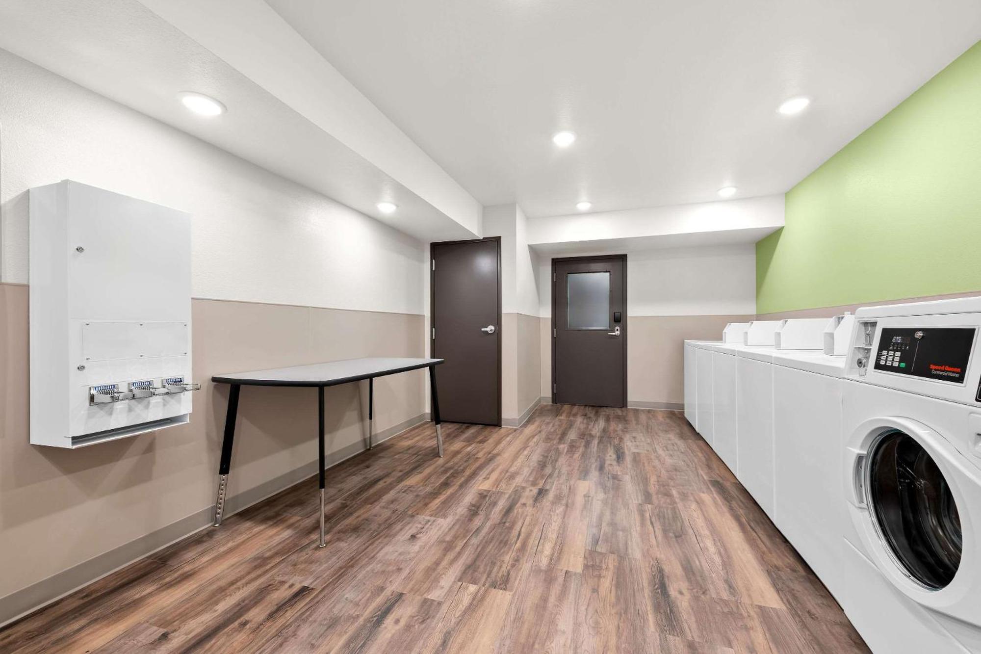 Woodspring Suites Huntsville - Research Park エクステリア 写真